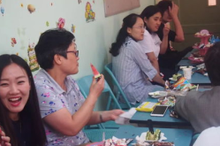两个人吃瓜的娱乐小游戏,两人共享吃瓜乐趣，趣味小游戏轻松互动