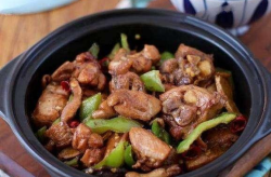 黄焖鸡块的家常做法,传统鲁菜风味，简单易学，美味可口